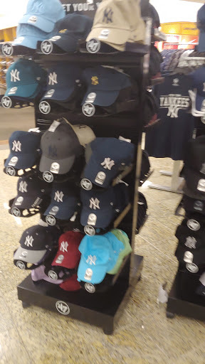 Department Store «Century 21 Department Store», reviews and photos, 1085 Old Country Rd, Westbury, NY 11590, USA