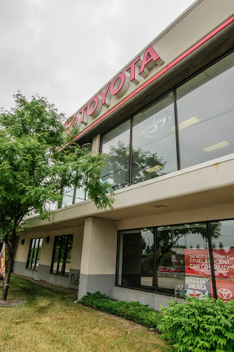 Car Dealer «LaFontaine Toyota», reviews and photos, 2027 S Telegraph Rd, Dearborn, MI 48124, USA