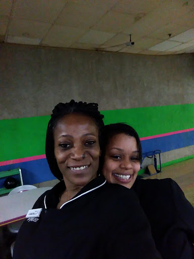 Bowling Alley «Cherry Hill Lanes», reviews and photos, 300 Inkster Rd, Dearborn Heights, MI 48127, USA