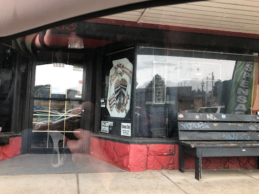 Tattoo Shop «No Guts No Glory Tattoo», reviews and photos, 1333 NW U.S. 101, Lincoln City, OR 97367, USA