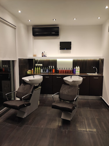 Comentarii opinii despre G Salon by George Kollias