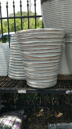 Ceramics wholesaler Garland