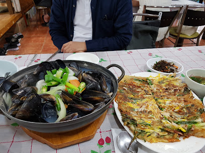 SOMUNNAN DONGNAE PAJEON