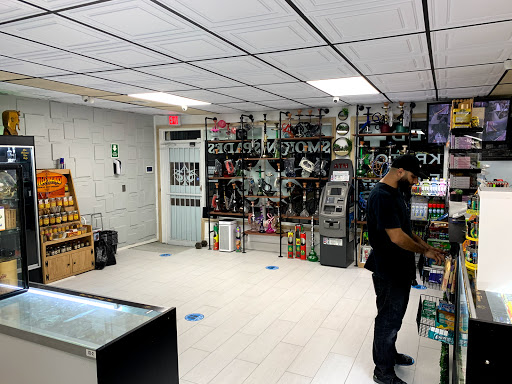 Tobacco Shop «Smokin Spades Premier Smoke and Vapor Shop», reviews and photos, 11180 W Flagler St #7, Miami, FL 33174, USA