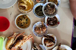 Rumah Makan Padang Takana Juo image
