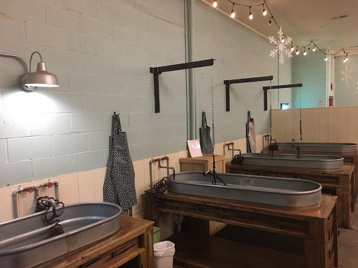 Pet Supply Store «Wags & Whiskers - West Nashville», reviews and photos, 3731 Charlotte Ave, Nashville, TN 37209, USA