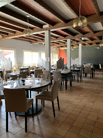 Atmosphère du Restaurant français L'Oasis restaurant routier à Saint-Jean-de-Beugné - n°1
