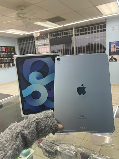 Cell Phone Store «Cell Repair», reviews and photos, 12579 Richmond Ave, Houston, TX 77082, USA