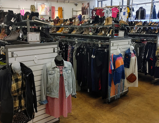 Used Clothing Store «Uptown Cheapskate», reviews and photos, 11255 Huebner Rd #205, San Antonio, TX 78230, USA