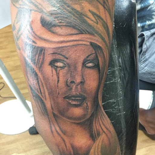 Tattoo Shop «That Tattoo Studio», reviews and photos, 605 N Washington Blvd, Sarasota, FL 34236, USA