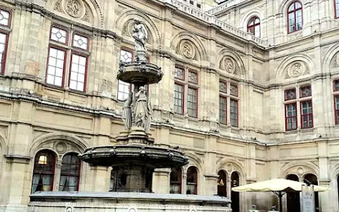 Opernbrunnen image