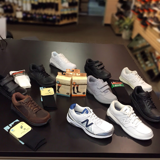 Shoe Store «Achieve Footwear», reviews and photos, 1A Crystal Lake Plaza, Crystal Lake, IL 60014, USA