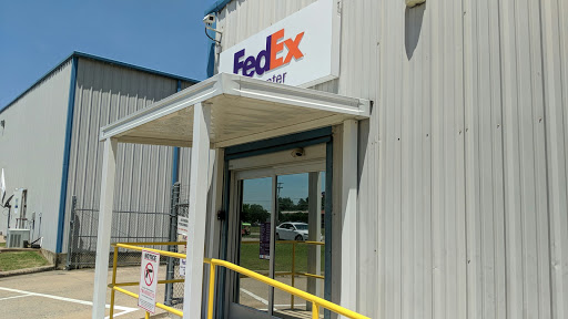 Shipping and Mailing Service «FedEx Ship Center», reviews and photos, 1400 EW Martin Dr, Conway, AR 72032, USA