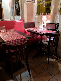Atmosphère du Restaurant de spécialités du sud-ouest de la France Domaine d'Olléac à Paris - n°11