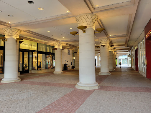 Shopping Mall «Westfield Old Orchard», reviews and photos, 4905 Old Orchard Shopping Center, Skokie, IL 60077, USA