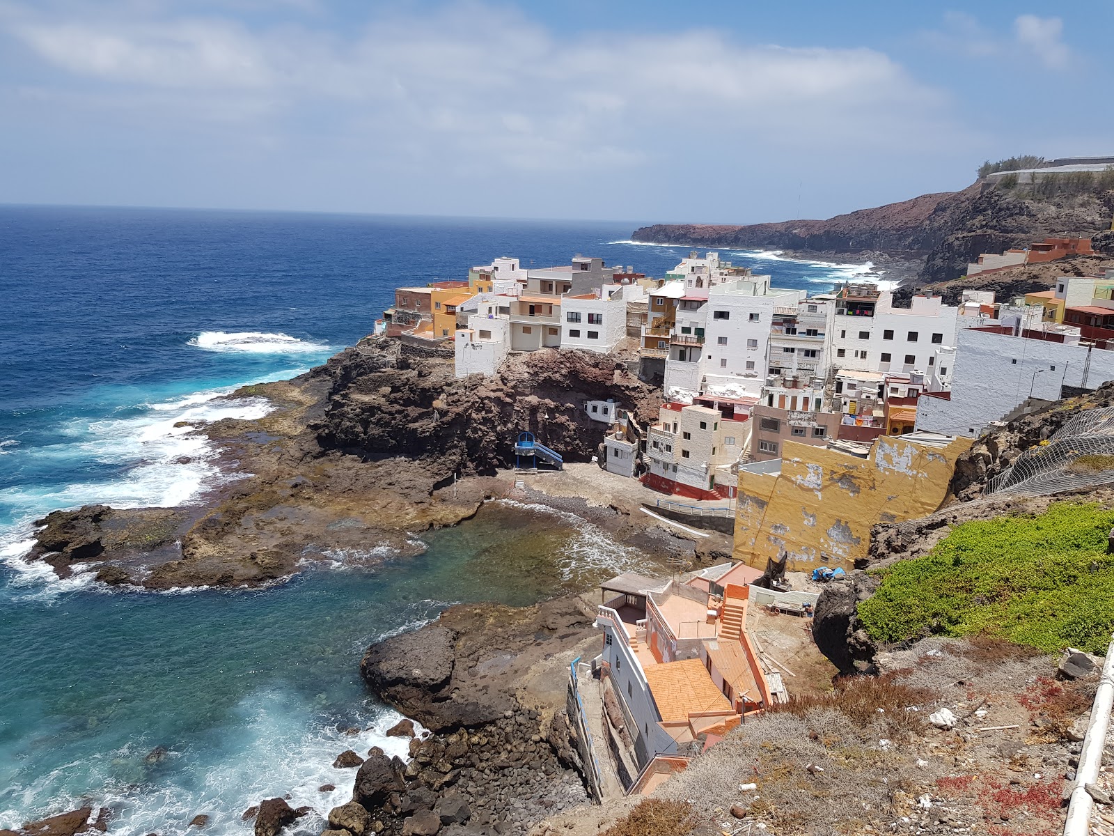 Foto av Playa de Caleta de Arriba med hög nivå av renlighet