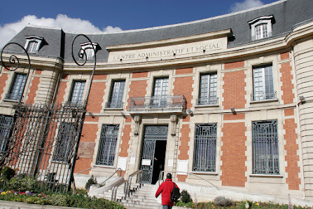 Centre Administratif et Social Fernand-Lefort 6 Pl. de la République, 93400 Saint-Ouen-sur-Seine, France