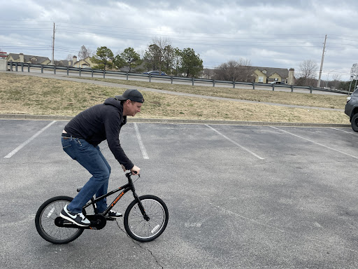 Bicycle Store «Phat Tire Bike Shop», reviews and photos, 9708 Riverside Pkwy Suite A, Tulsa, OK 74137, USA