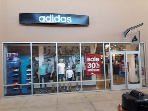 Shopping Mall «Rio Grande Valley Premium Outlets», reviews and photos, 5001 E Expy 83, Mercedes, TX 78570, USA