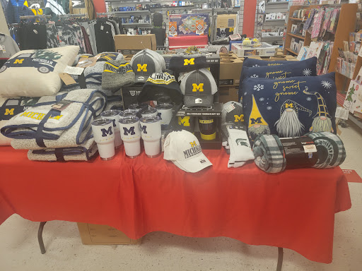 Department Store «T.J. Maxx», reviews and photos, 37055 Groesbeck Hwy, Charter Twp of Clinton, MI 48036, USA