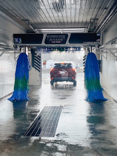 Working Hands Car Wash/Ice House and  LLC en Miami