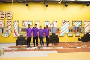 Naturals Salon & Spa Poonamallee image