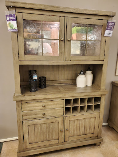 Furniture Store «Raymour & Flanigan Furniture and Mattress Store», reviews and photos, 3147 Middle Country Rd, Lake Grove, NY 11755, USA