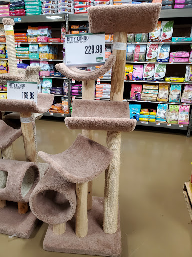 Pet Supply Store «Pet Supplies Plus», reviews and photos, 1791 W Columbia Ave, Battle Creek, MI 49015, USA