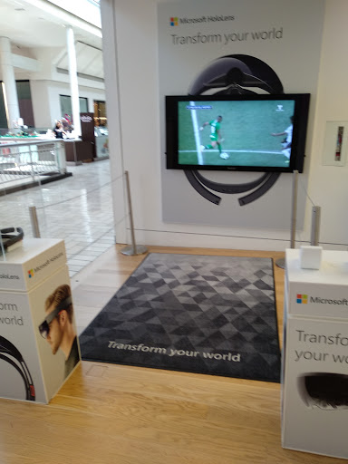Computer Store «Microsoft Store - Tysons Corner Center», reviews and photos, 1961 Chain Bridge Rd, Tysons, VA 22102, USA