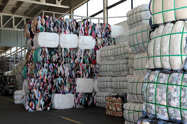 Nyitvatartás: West Hungary Textil Kereskedelmi Es Szolgaltato Korlatolt Felelossegu Tarsasag