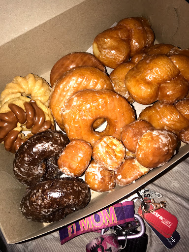 Donut Shop «Yum Yum Donuts», reviews and photos, 8284 Telegraph Rd, Taylor, MI 48180, USA