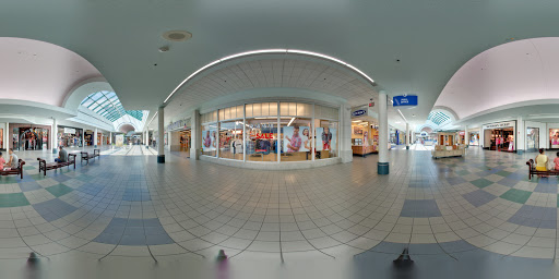 Shopping Mall «Broadway Mall», reviews and photos, 358 N Broadway, Hicksville, NY 11801, USA
