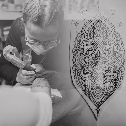 Lilah - Tattoo e Body Piercing - Estúdio de tatuagem