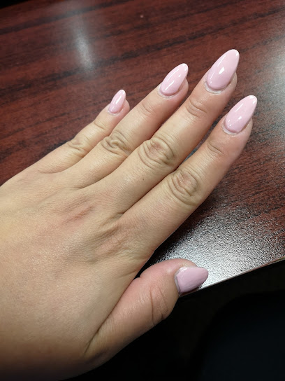 Queen's Nails and Spa