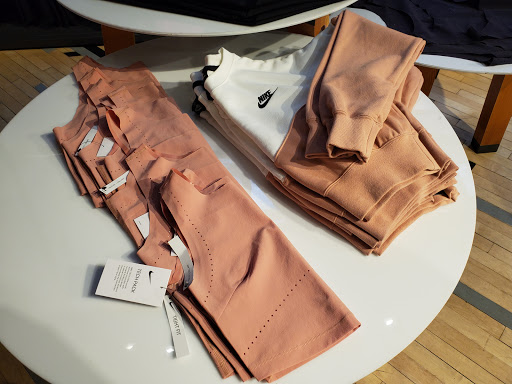 Running Store «Nike Running Bucktown», reviews and photos, 1640 N Damen Ave, Chicago, IL 60647, USA