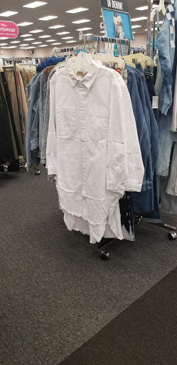 Clothing Store «Citi Trends», reviews and photos, 1411 N Lewis Ave, Waukegan, IL 60085, USA