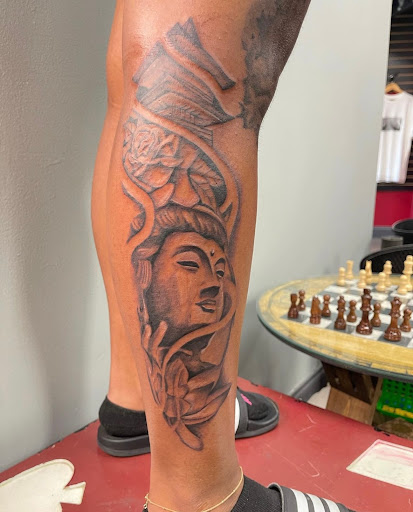 Explore chicago skyline tattoo ideas, creative tattoo ideas in Edison, available at Tattoo Asylum