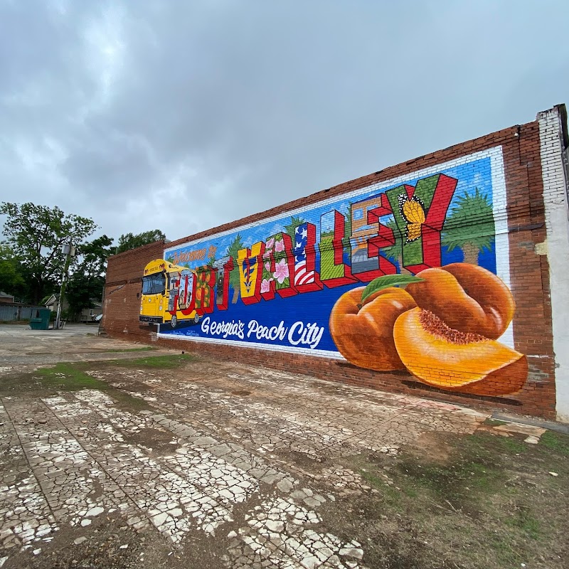 Peaches and more, Georgia’s Peach City mural.