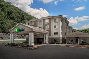 Holiday Inn Express & Suites Pikeville, an IHG Hotel image