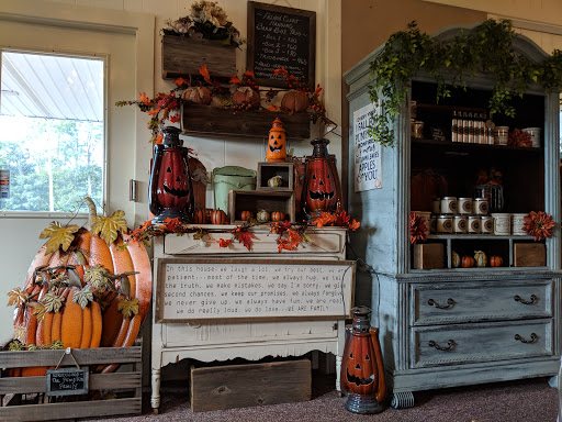 Home Goods Store «Monica Potter Home», reviews and photos, 12724 OH-88, Garrettsville, OH 44231, USA