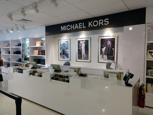 Fashion Accessories Store «Michael Kors», reviews and photos, 5709 Richmond Rd #58, Williamsburg, VA 23188, USA