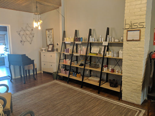 Beauty Salon «Bliss Studio Beauty Lounge», reviews and photos, 812 Lincoln Way, Auburn, CA 95603, USA