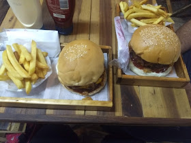 M BURGUER Hambúrguer Artesanal