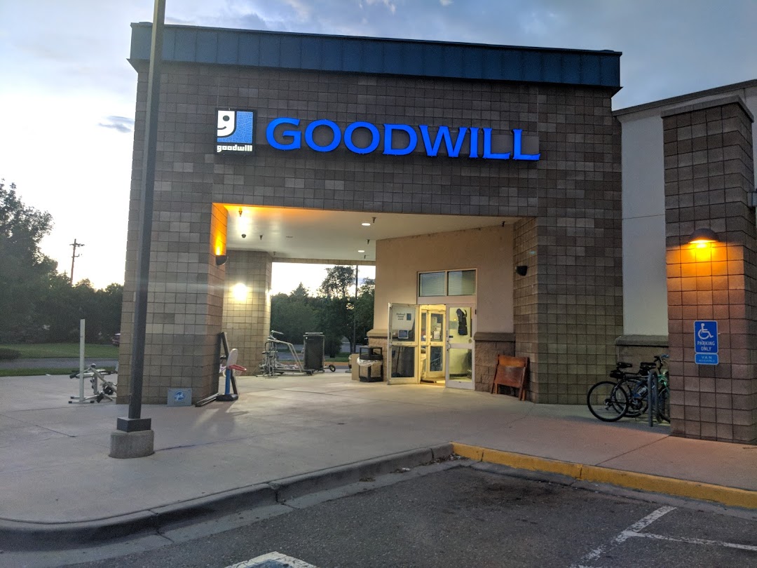 Goodwill Loveland DONATIONS ACCEPTED 9AM-8PM MON-SAT & 9AM-7PM SUN