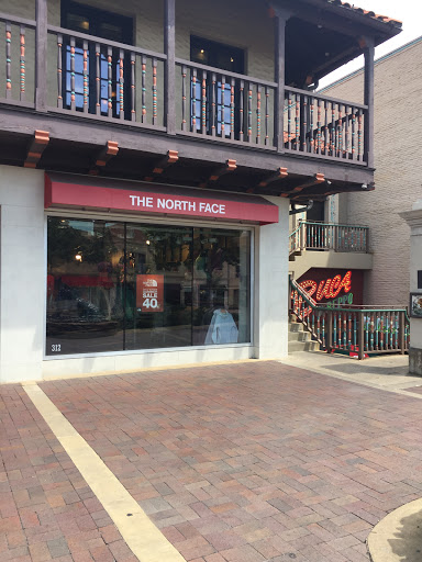 The North Face, 312 W 47th St, Kansas City, MO 64112, USA, 