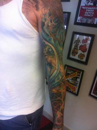 Tattoo Shop «BLACK COLLAR TATTOO», reviews and photos, 930 Main St, Sweet Home, OR 97386, USA