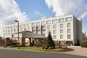 Embassy Suites by Hilton Piscataway Somerset image