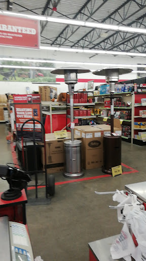 Home Improvement Store «Tractor Supply Co.», reviews and photos, 2101 Bay St STE A, Taunton, MA 02780, USA