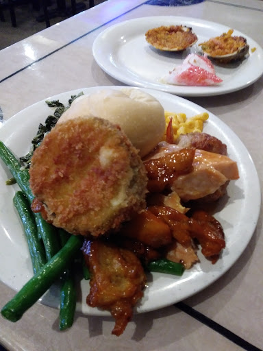 Shopping Mall «Frederick County Square Shopping Center», reviews and photos, 1003 W Patrick St, Frederick, MD 21702, USA