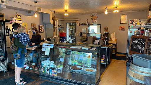 Cafe «Milwaukie Cafe and Bottle Shop», reviews and photos, 9401 SE 32nd Ave, Milwaukie, OR 97222, USA